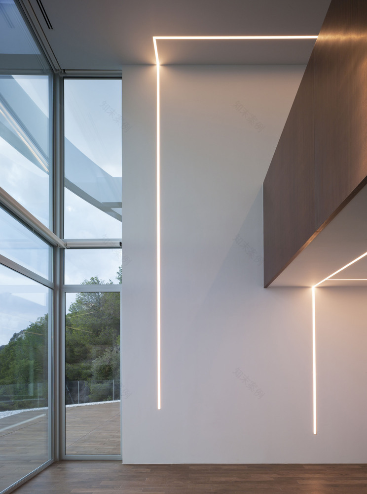 悬浮山间的动态居所-35