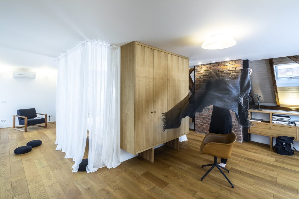 复古与现代交融的捷克公寓设计-18