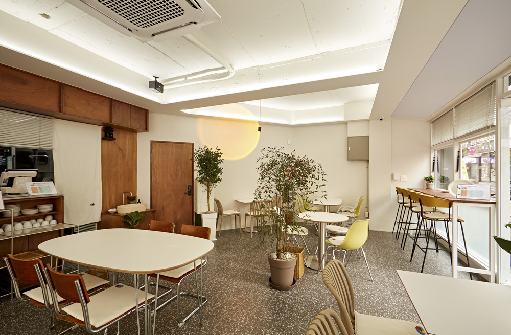 温暖的 20 度餐厅室内设计-7