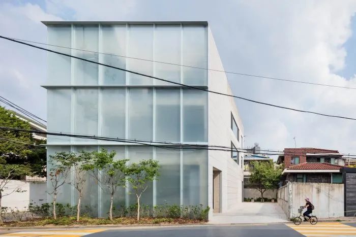 韩国时尚品牌办公大楼丨FHHH FRIENDS-0