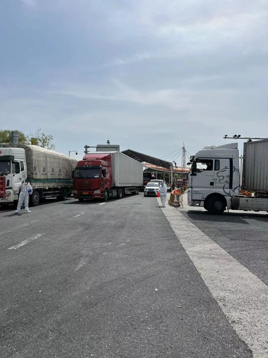 瞄准目标  全力以赴——中亿丰未来建筑研发中心总部大楼单元幕墙顺利封顶-20