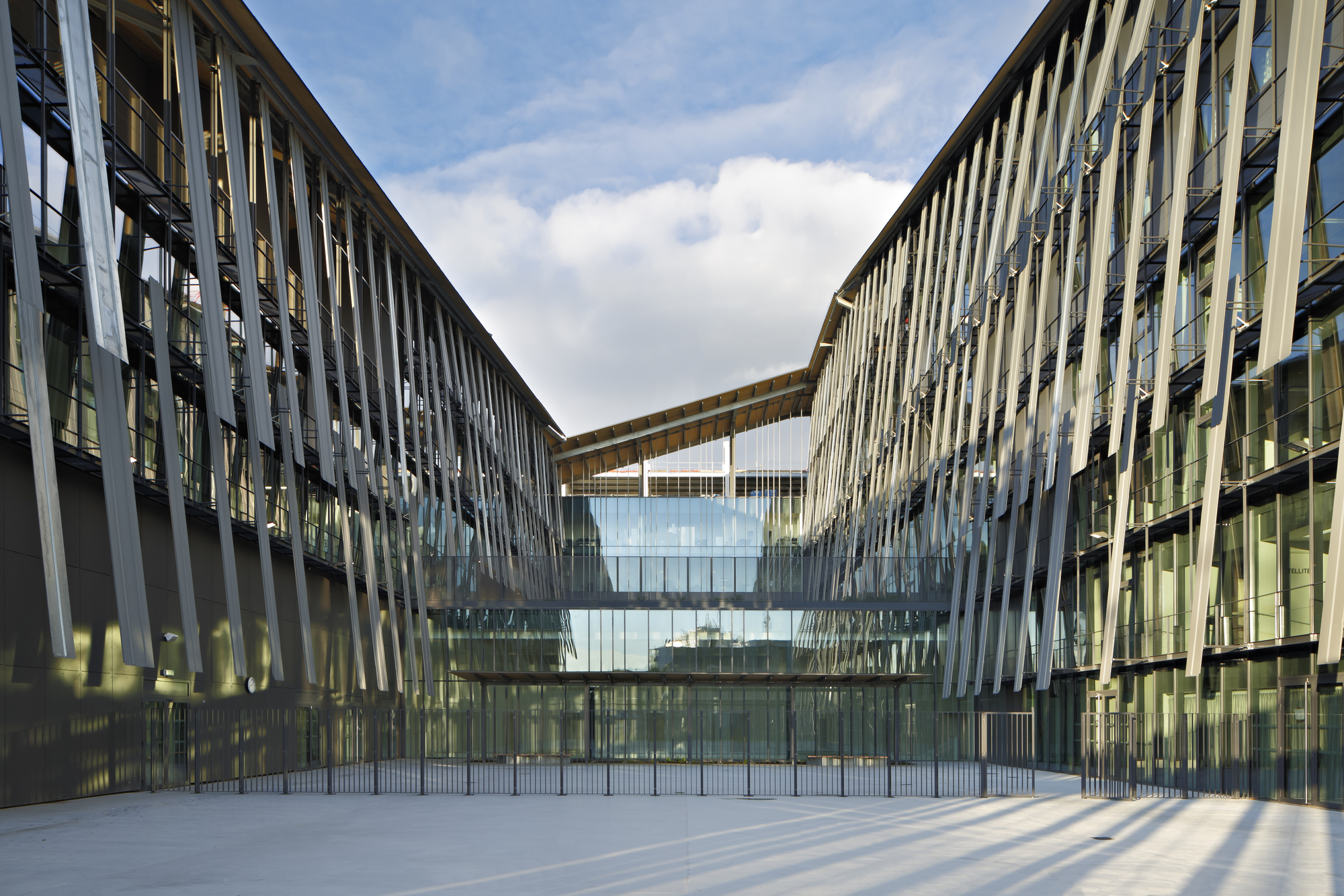 麦当劳公共设施综合体-3