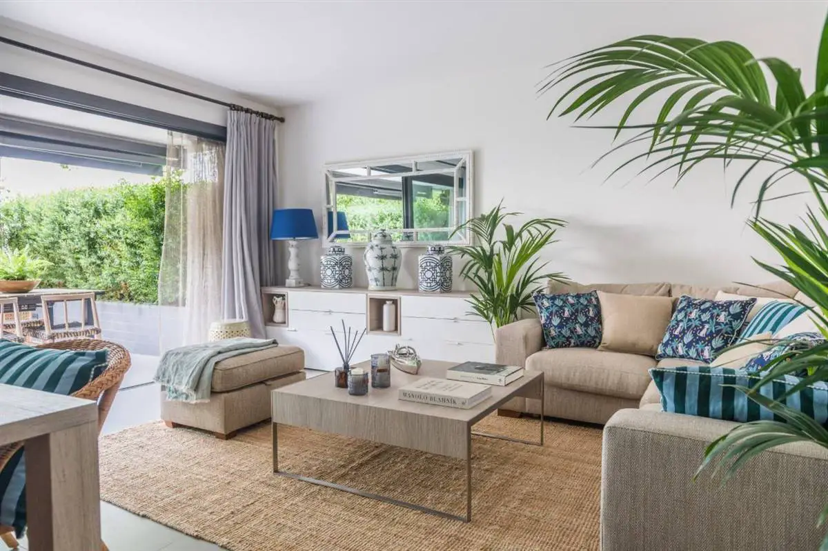 西班牙 Costa Brava 蓝色假期双层公寓，设计师 Eva Mesa 的完美杰作-7