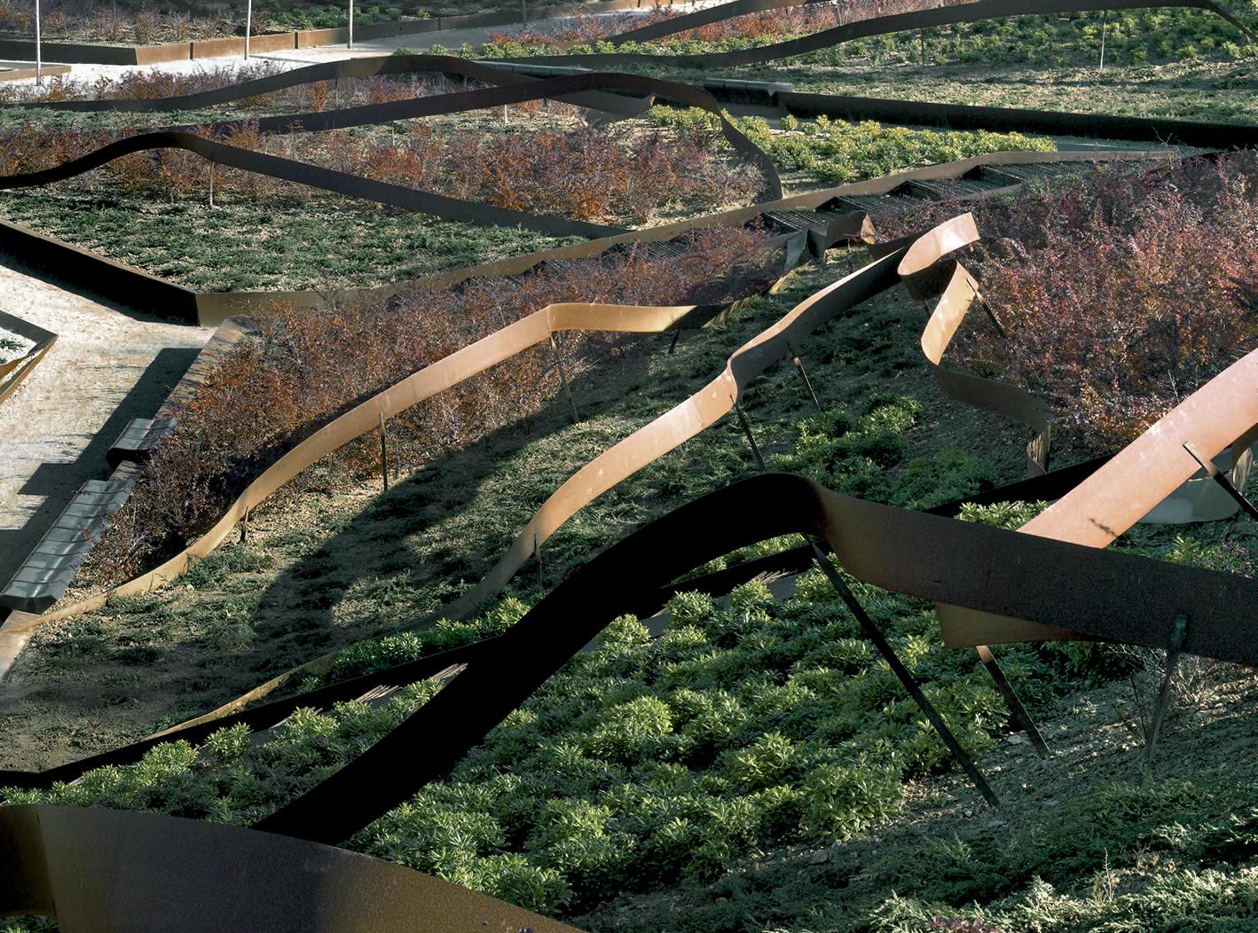 树袋公园 | 钢构桥梁与自然共生的城市绿地-20