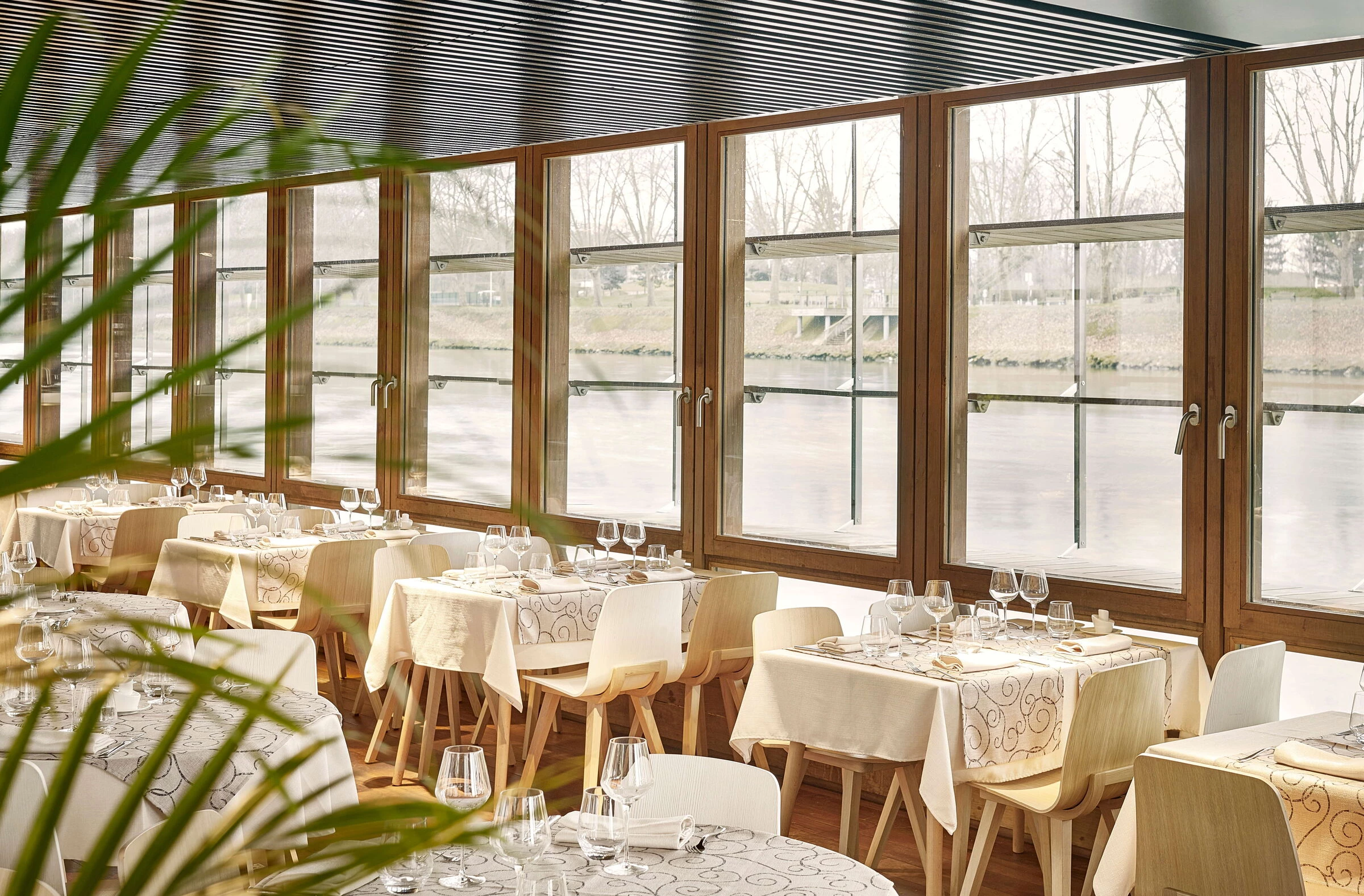 巴黎塞纳河畔漂浮餐厅丨法国巴黎丨Seine Design-9