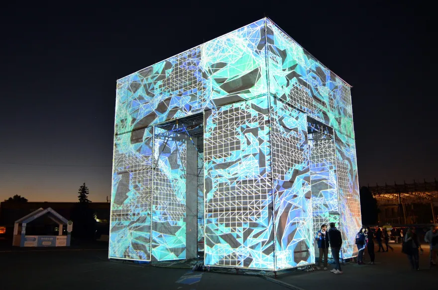 莫斯科 VDNKh 公园的灵动光影立方-8