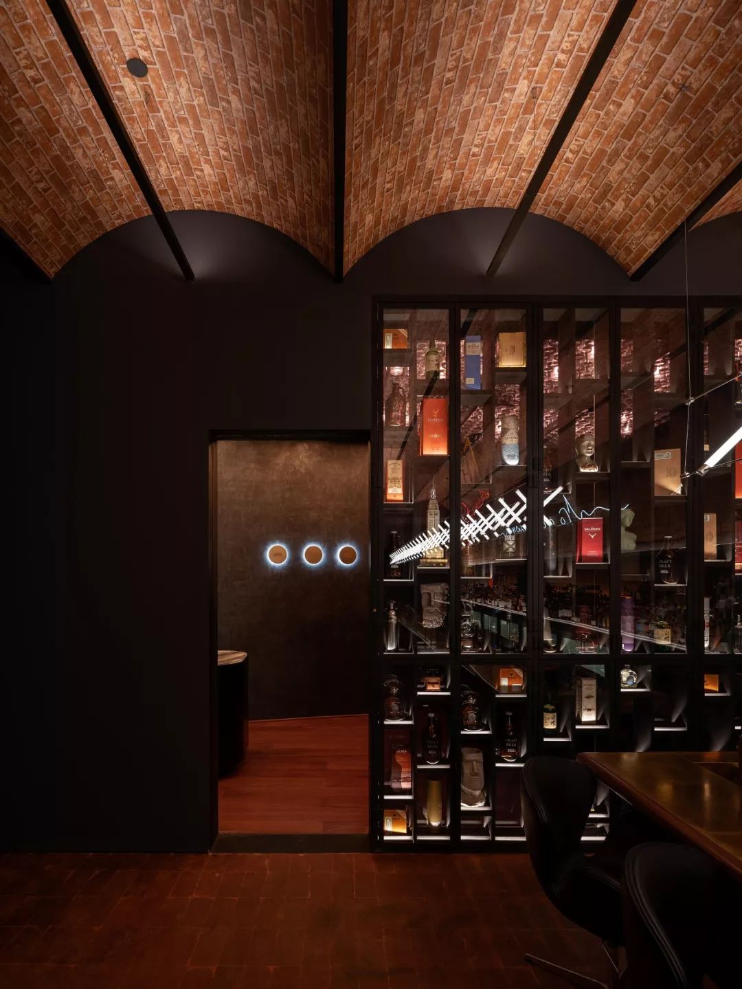 MILL 乐堤港店 | 红砖金属打造未来感酒吧空间-57