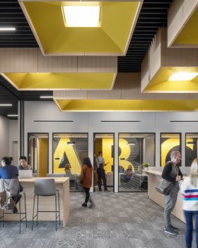 加州州立大学洛杉矶分校学生服务中心大楼改造丨美国洛杉矶丨ZGF Architects