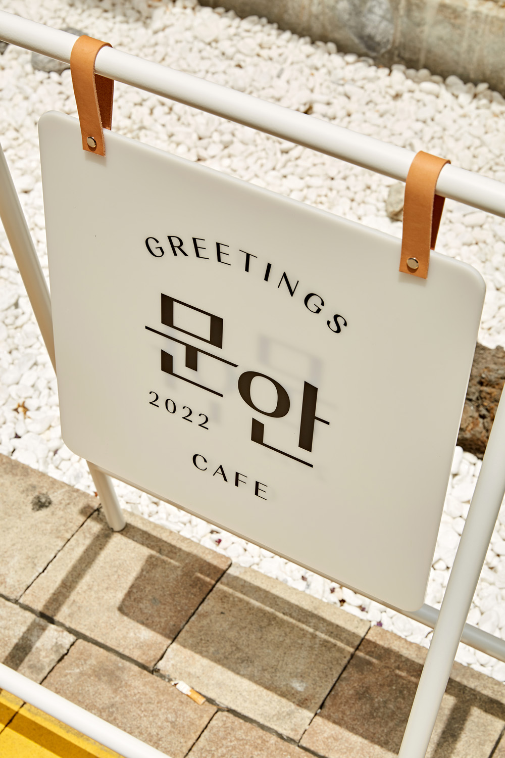 13 坪天安咖啡馆 | 明亮温馨的白色&木质空间-18