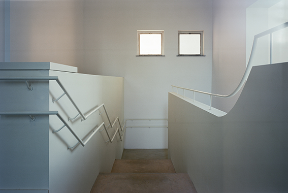 Z33 艺术馆 · 静谧之墙与城市对话-39