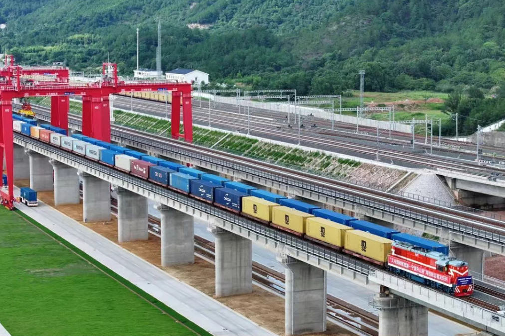 三项全国“首个”！“世界超市”牵手“世界大港”-1