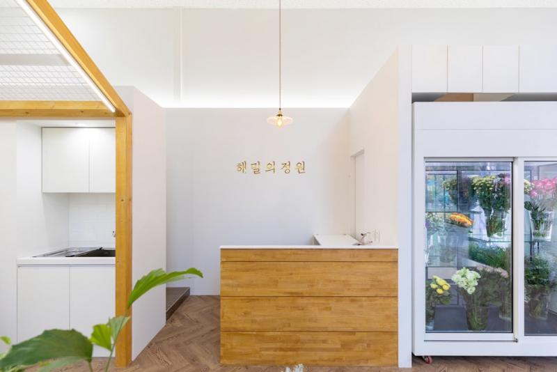 极简 13 坪韩式风格店铺设计，打造温馨时尚空间-3