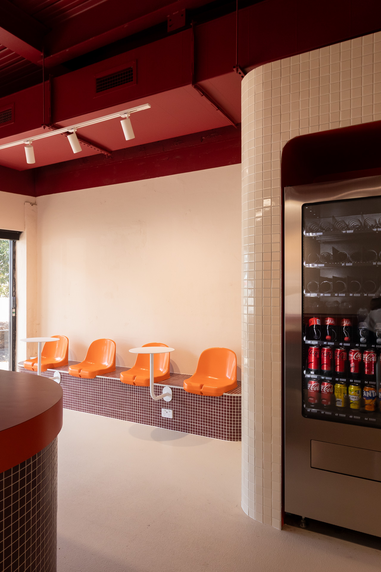 LILLIAN'S LAUNDROMAT-29