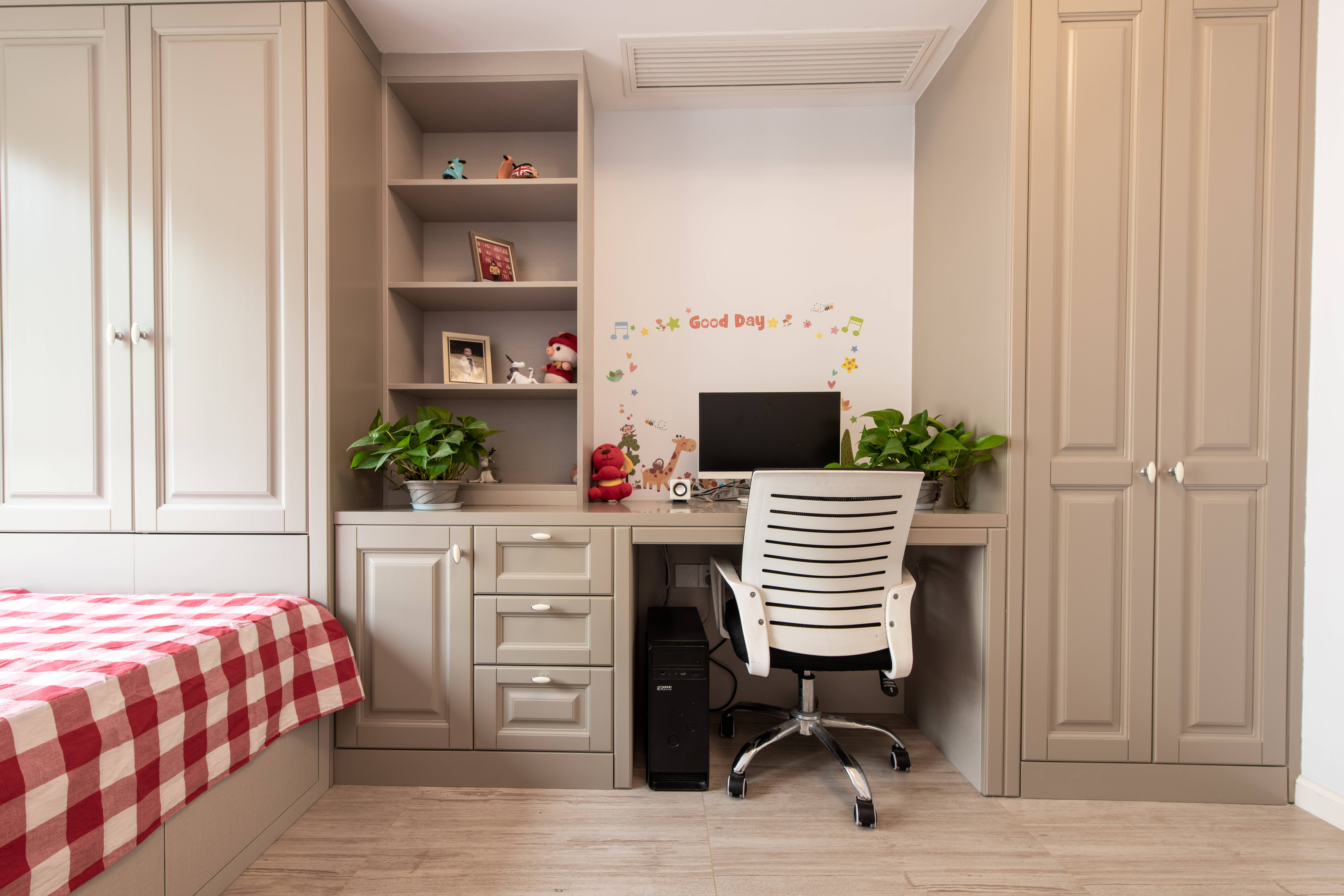 协信春山台现代简约风家居设计-18