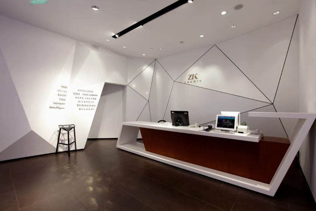 摩登几何,木融设计打造高端奢侈品店-17