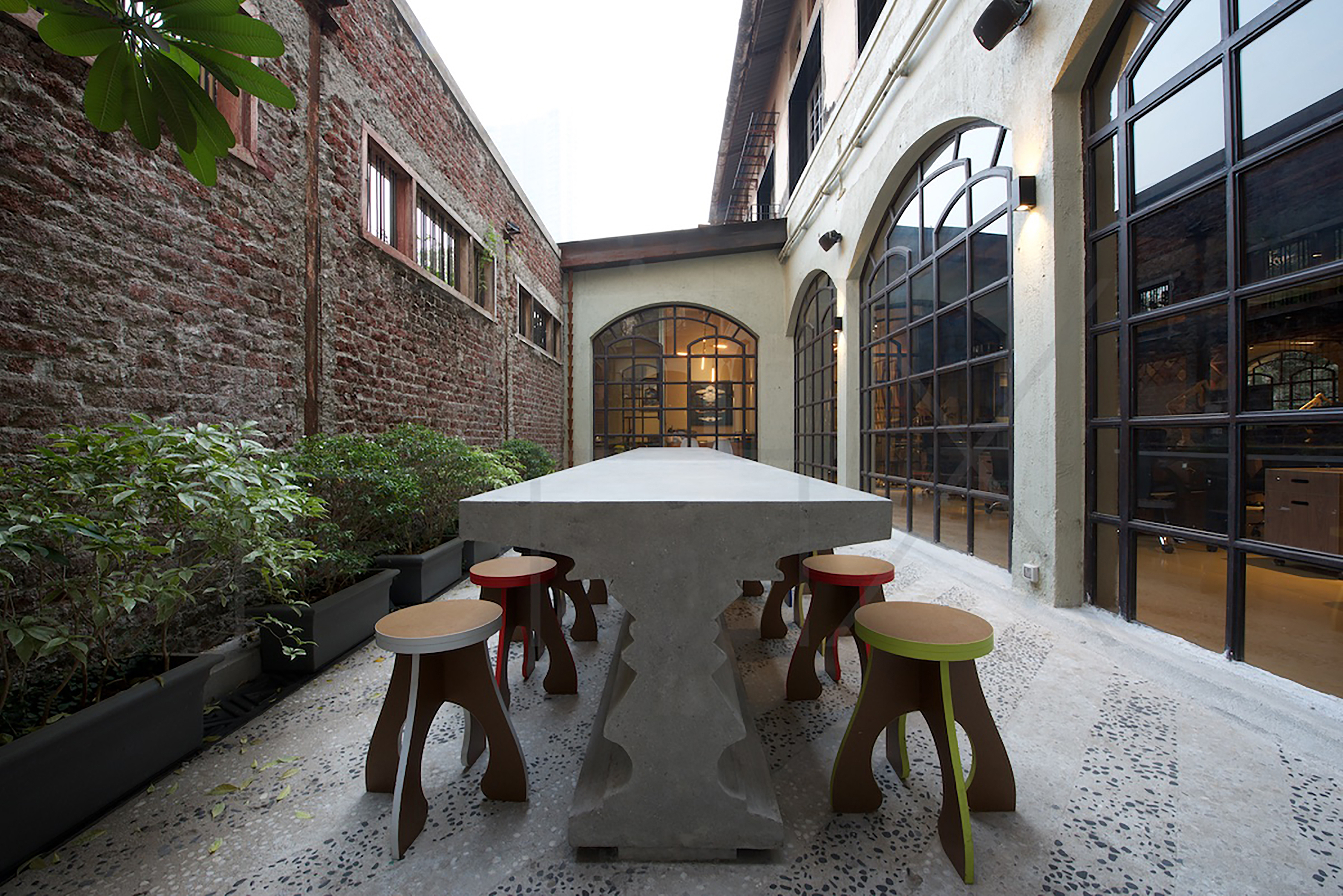 废弃仓库变身高颜值创意实验室-16