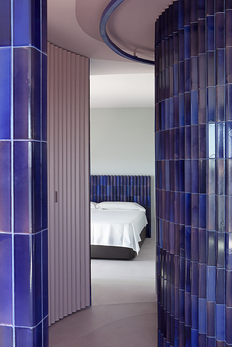 Dance Meets Design: A Spiral Apartment in Madrid by Raúl Almenara.-5