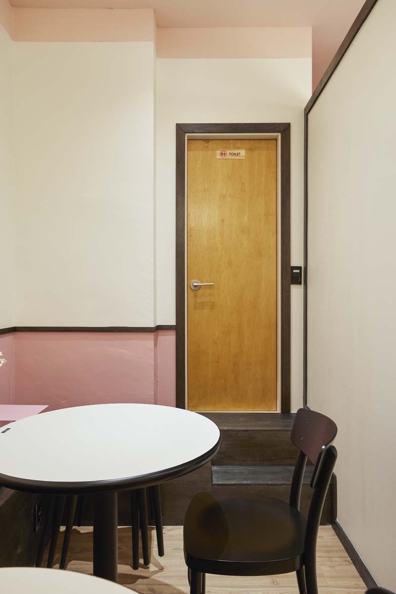 光点闪烁的八坪咖啡厅-10