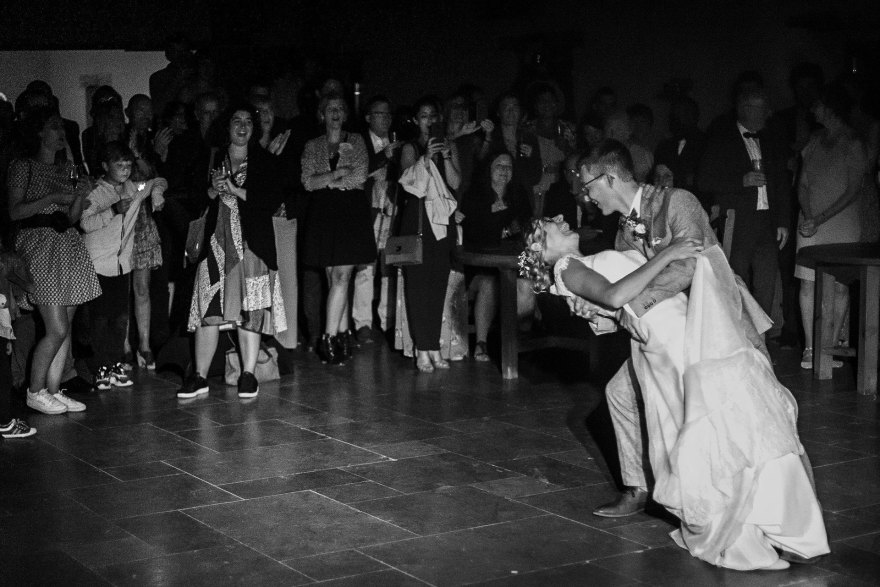 尊尼获加(J&B)· 真挚之爱与率性之美
注:J&B一般指尊尼获加(Johnnie Walker Black Label)品牌的缩写,不过这里没有更多背景信息,如果J&B有其他特定指代,请根据实际情况调整 丨比利时-31