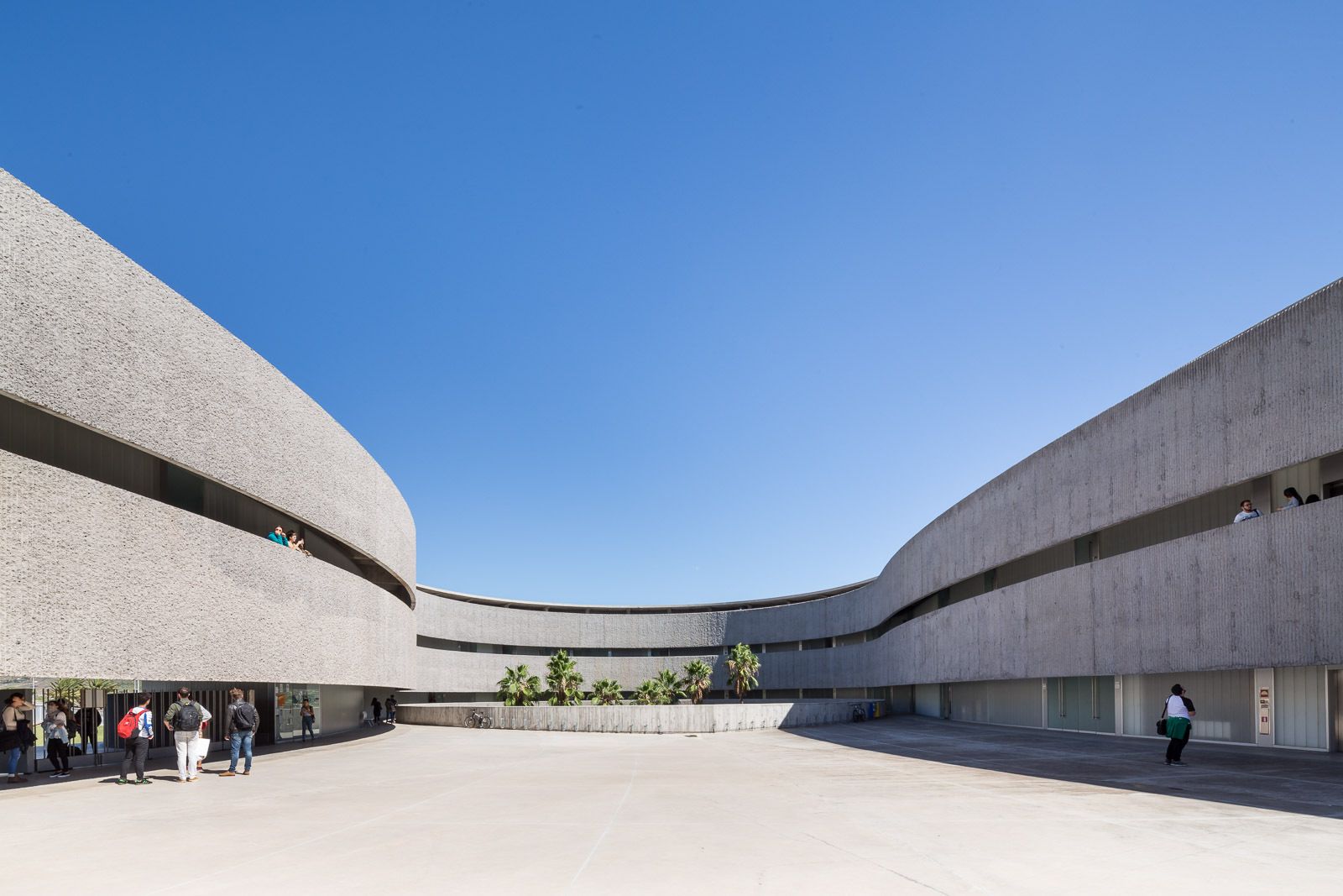 流线型艺术校园——西班牙 University of La Laguna 艺术学院-31