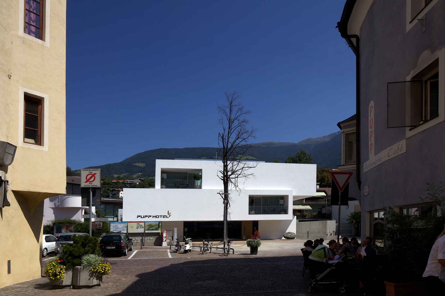 in the center hotel pupp-28