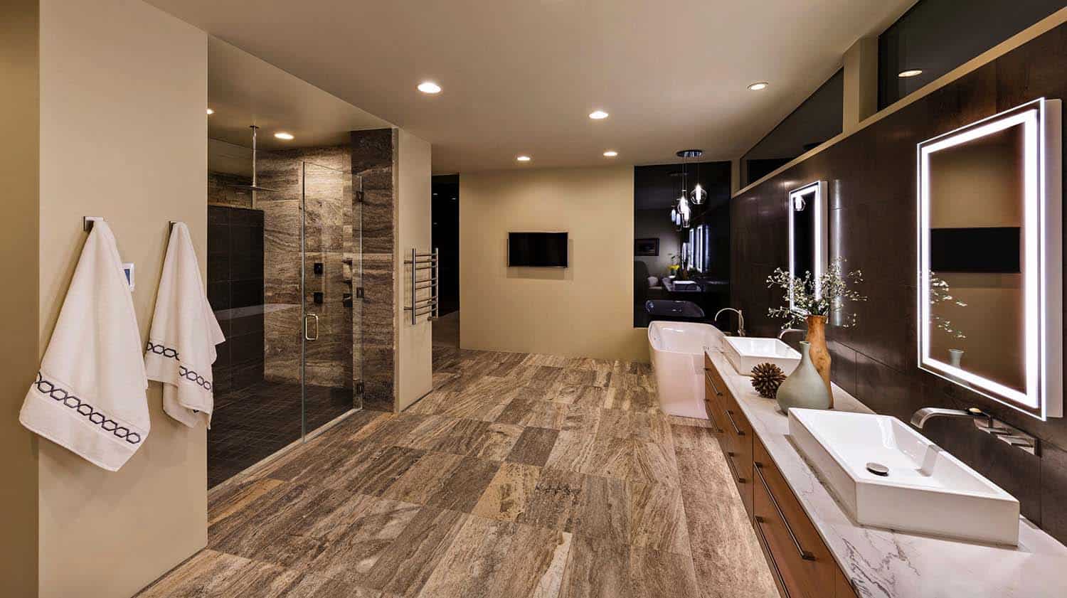 Fascinating modern desert home melds into the Sonoran landscape-21