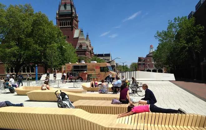 城市公共空间对流浪者的敌意设计丨中国广州-92