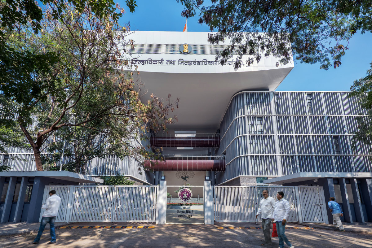 Collector 办公室，取代旧集群的新型办公  Sunil Patil And Associates-31