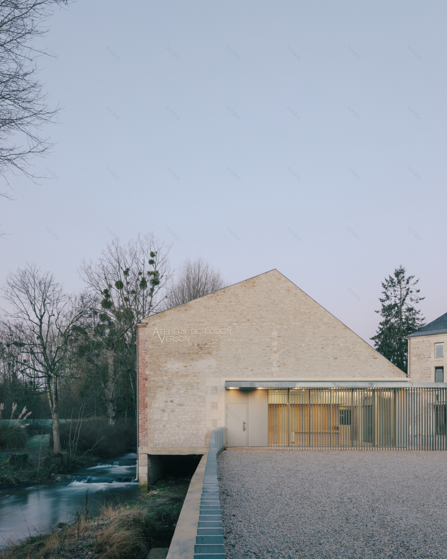 Rotation Workshops 多功能厅和协会大楼丨法国丨ACAU Architects-29