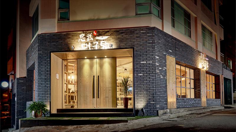 40 平高级餐厅室内设计案例 | 精致木质空间-16