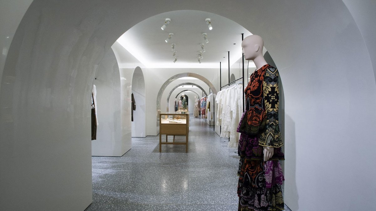 Valentino罗马旗舰店-10