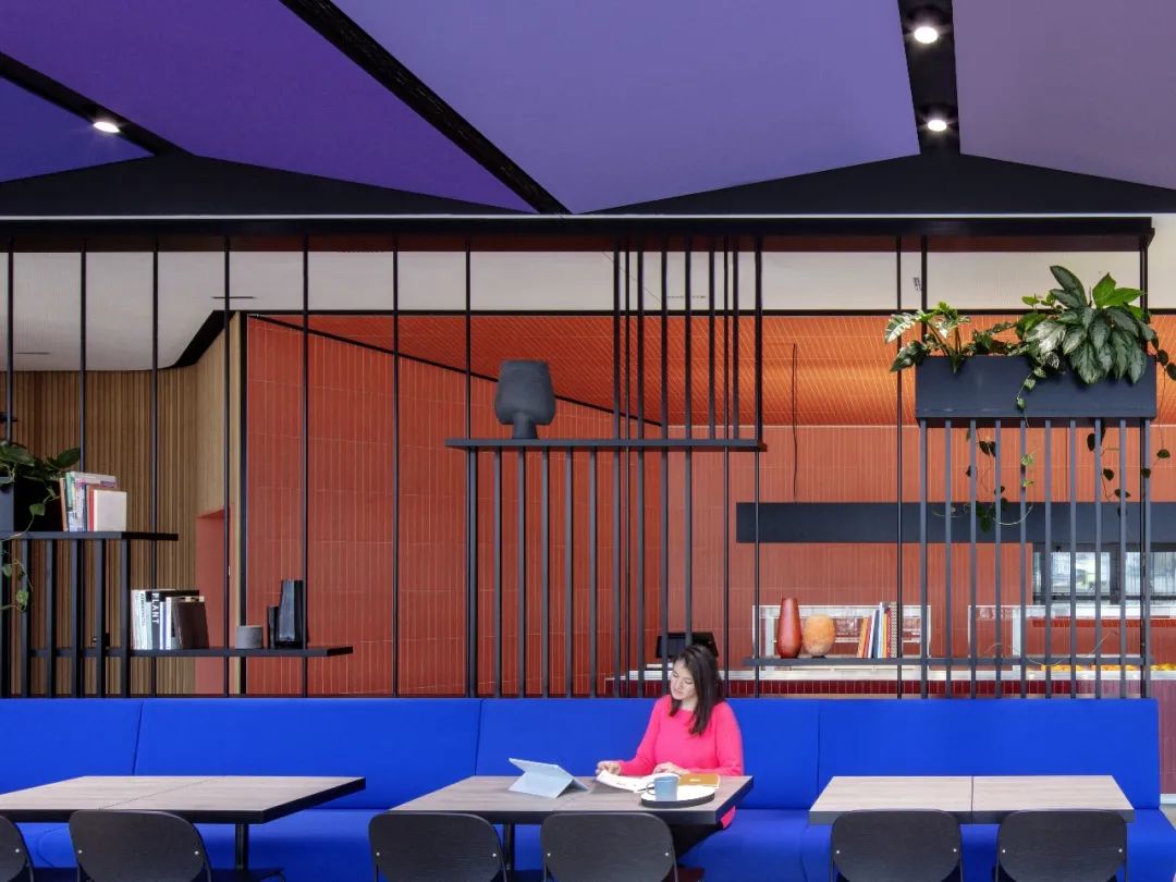 彩绘施瓦本文化，打造现代办公空间-35