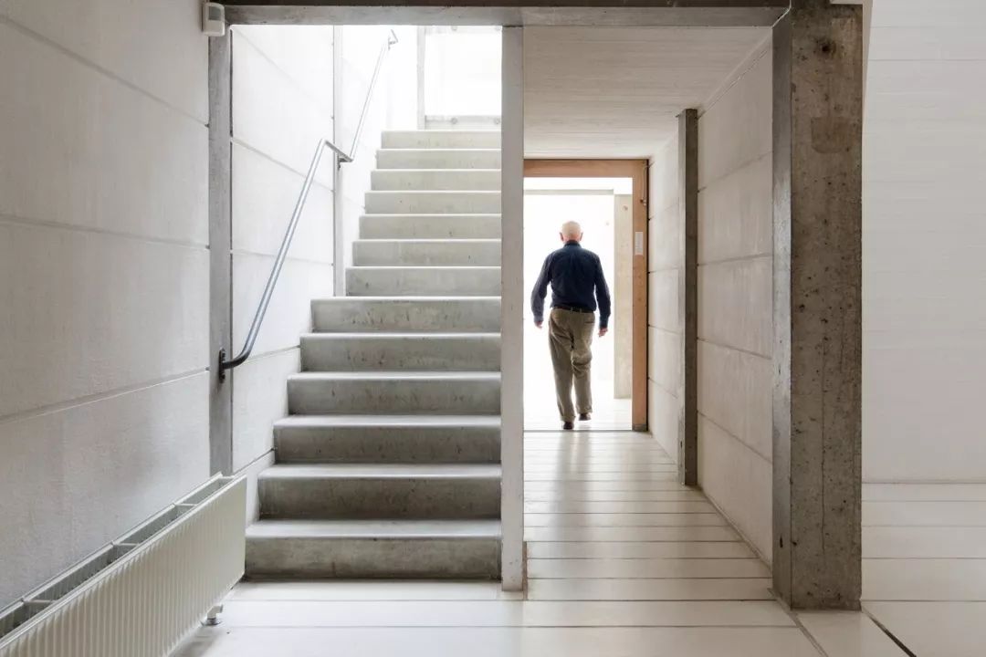 巴格斯韦德教堂 | 伍重的自然与精神空间-68