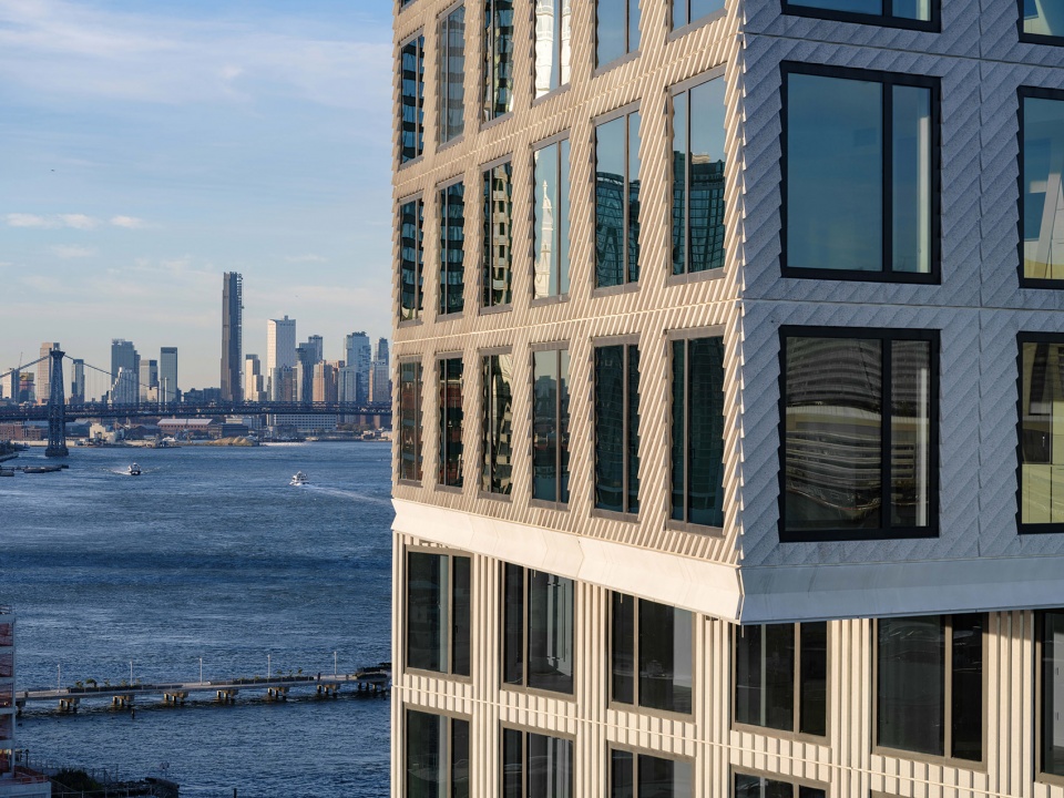 OMA 设计的纽约 EAGLE + WEST 住宅塔楼，巧妙解决空间限制问题-37
