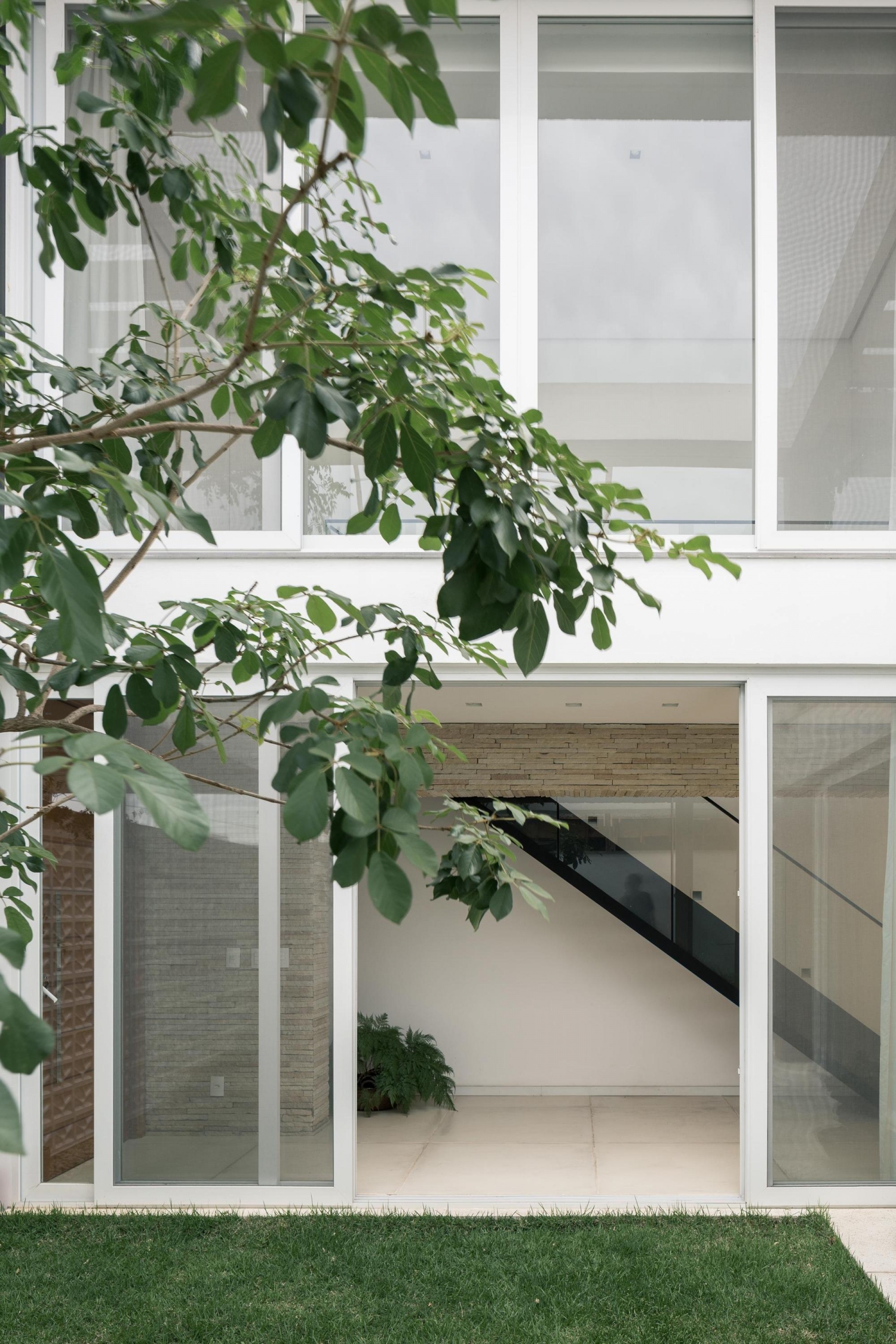 巴西阿雷格里港绿色住宅,融入景观与环保设计-26