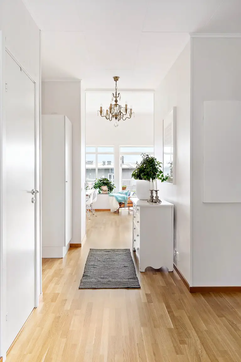 绿意盎然的瑞典公寓 | 植物打造清新室内空间-21