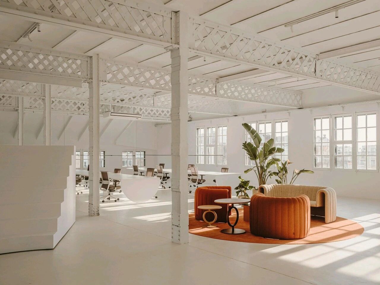 极简办公空间美学丨Isern Serra-19