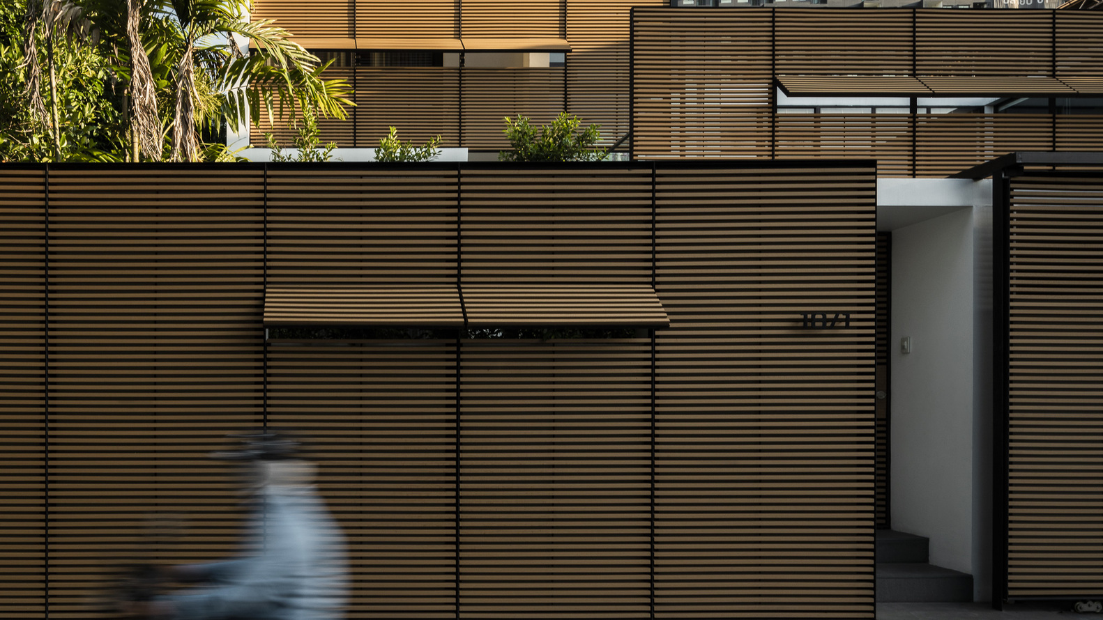 曼谷 898 平方米四口之家，多功能空间与温暖氛围的完美结合-46