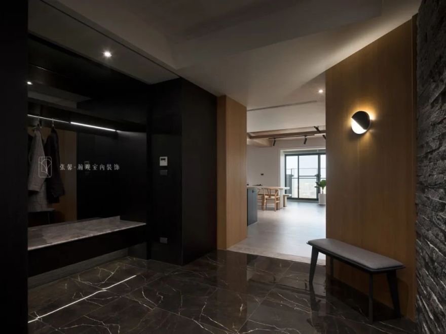 【新作发表】位于城市里的质朴木屋-3