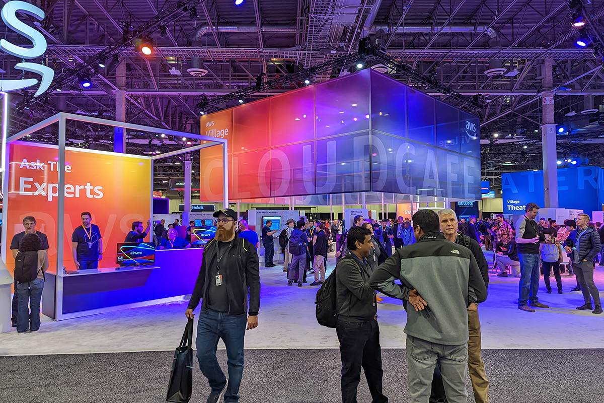 AWS 在 AWS re:Invent 的村落-4