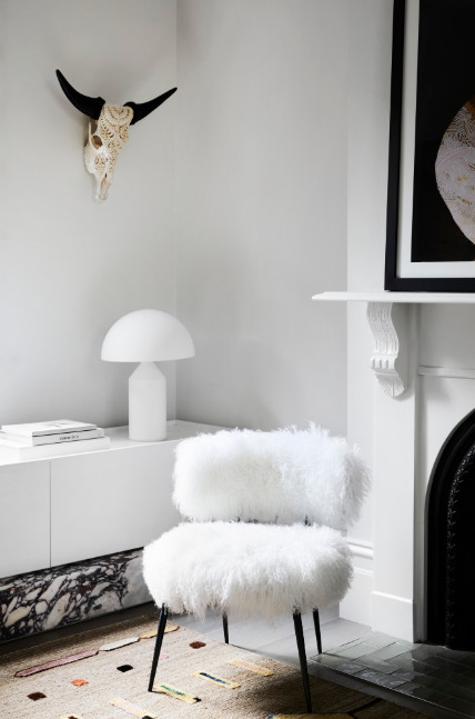 金色的;金黄色的;金的;金制的-17