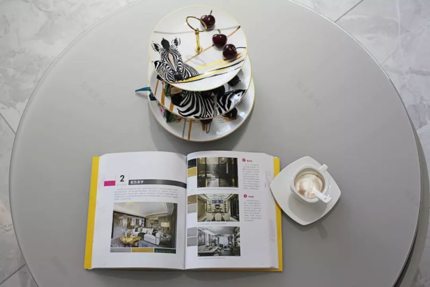 现代简约 160 平米,斑马纹沙发墙打造时尚空间-31