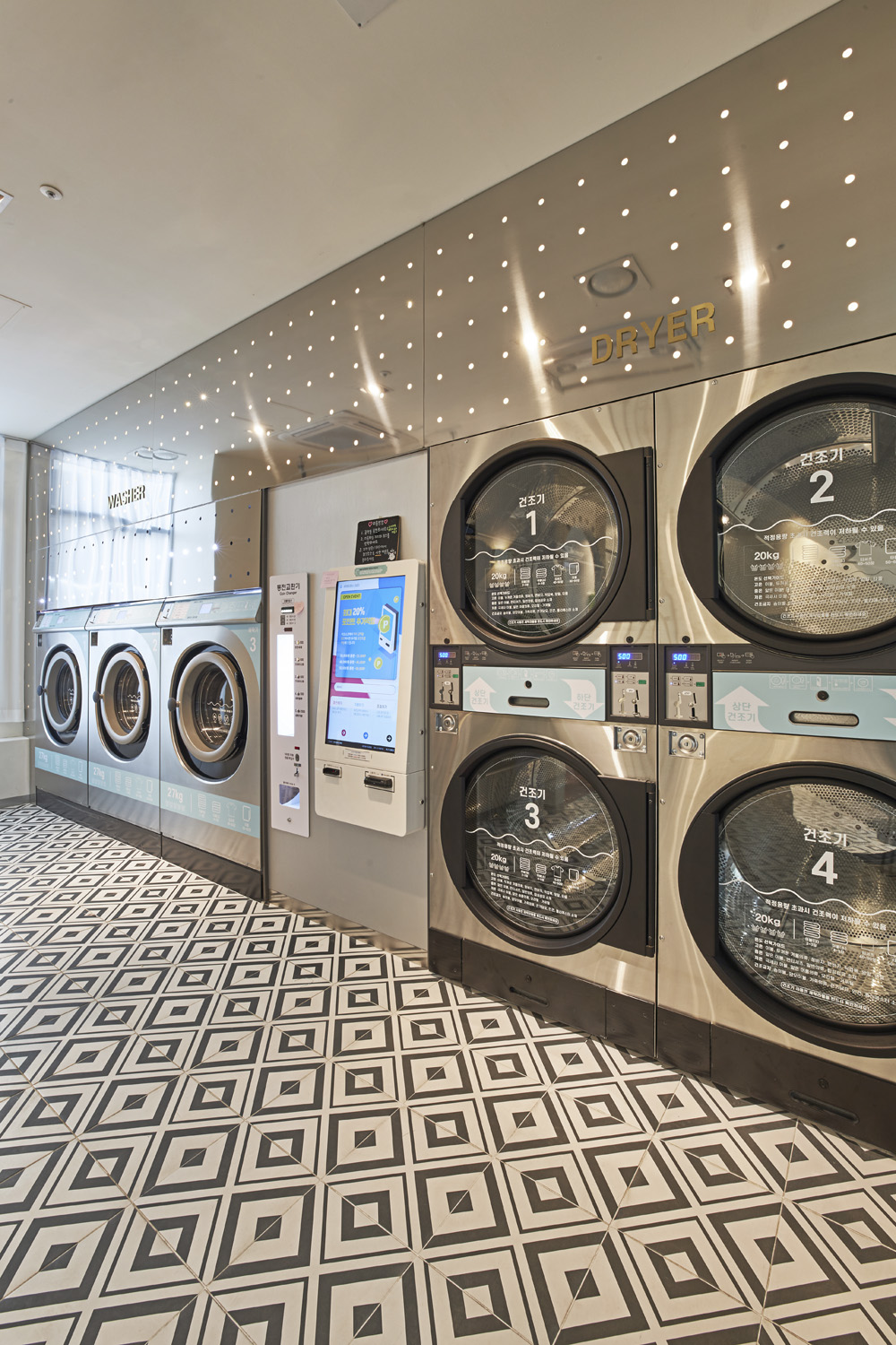 15 坪韩式洗衣房，打造温馨咖啡馆氛围-9