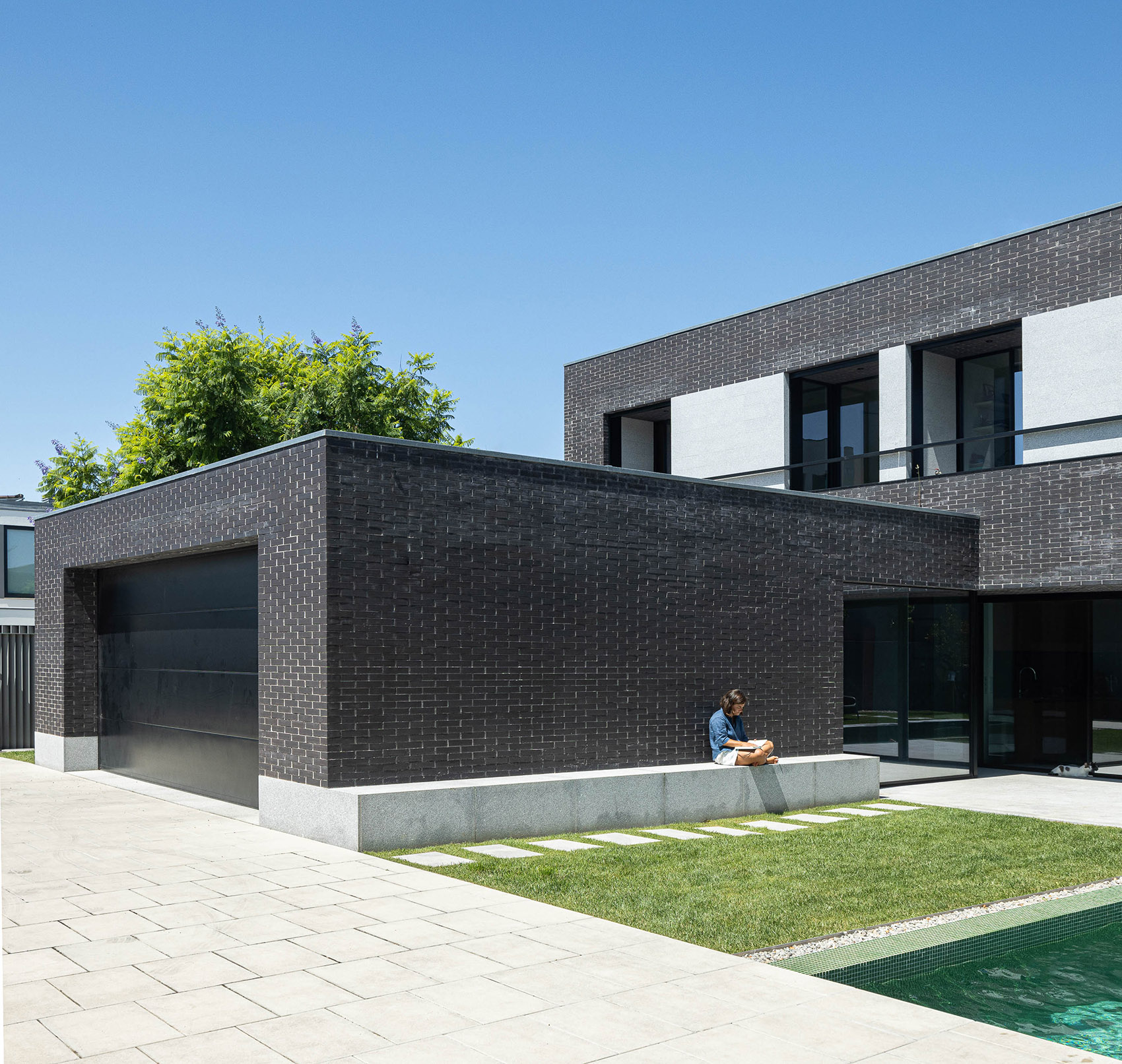 LBlack 住宅丨葡萄牙丨M2 Senos Arquitectos-12