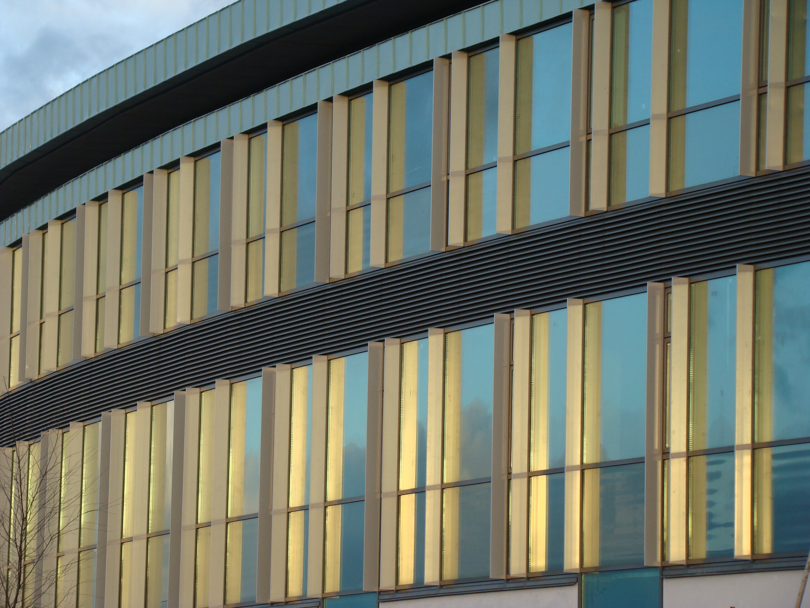 爱尔兰利默里克多功能医疗中心设计-6