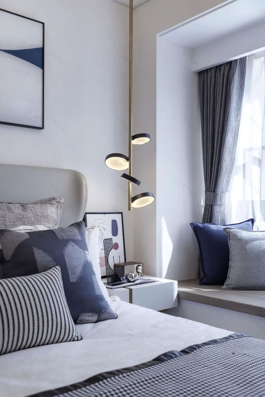 深圳碧桂园观麓花园 | 89㎡现代潮居,星际熊点缀克莱因蓝空间-63