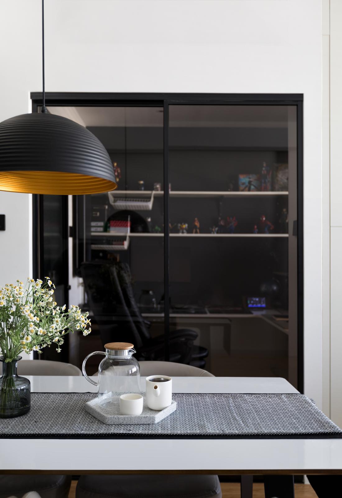 神秘黑白空间,百变日久生情之家-8