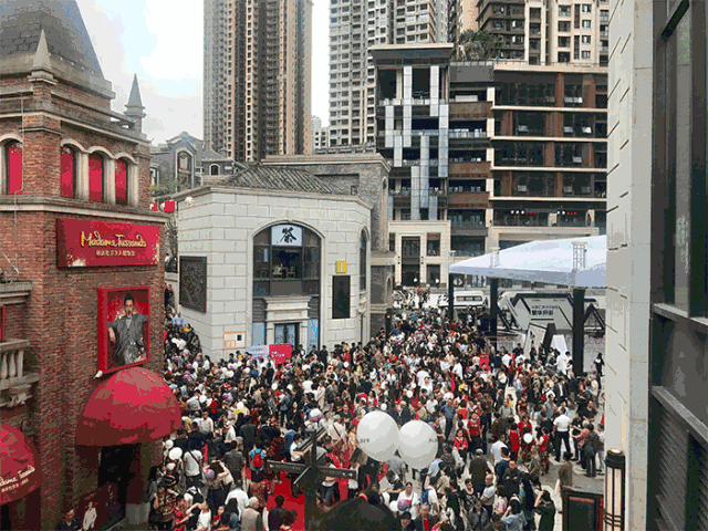 当天迎客近20万!重庆长嘉汇弹子石老街开街霸屏-3