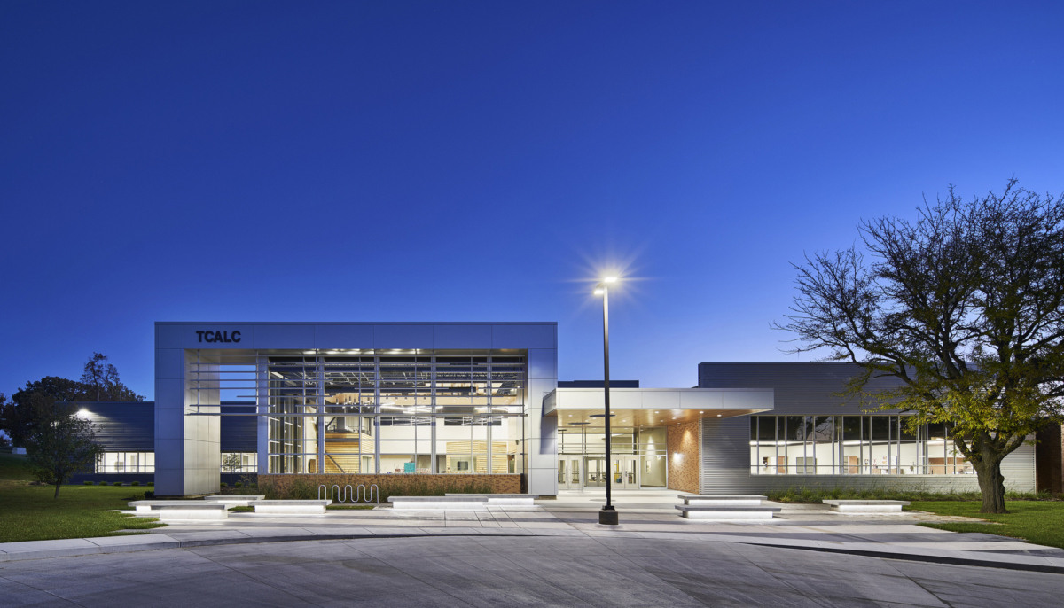 DLR Group 打造 Topeka 职业学习中心，融入先进技术和互动空间-6