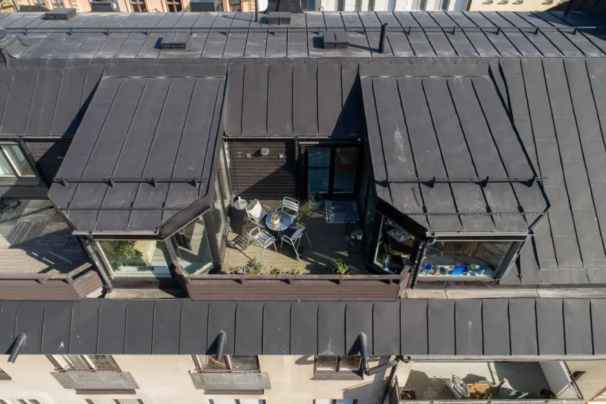 瑞典顶层复式公寓 | 露天阳台,60 年代设计风潮-18